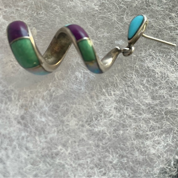 Vintage Navajo Swirl Earrings - Picture 8 of 15